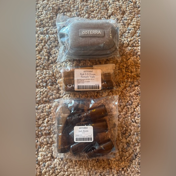 doTERRA Accessories - Keychain, 5/8 Dram, 5ml  Amber Bottles - Picture 1 of 8